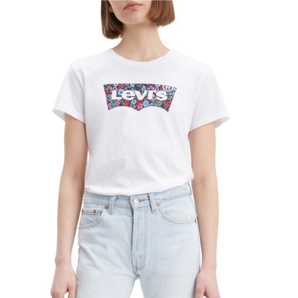 Levi's Tops - White Levi’s T-shirt NWOT
